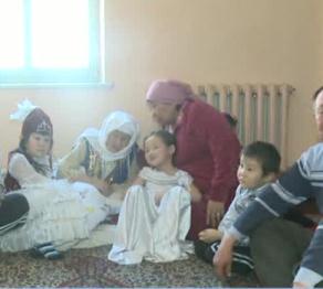 106-шы Жаңа жылды қарсы алды