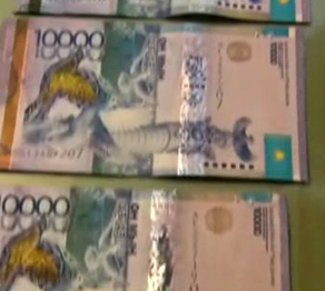 Пара ұсынған шенеунік ұсталды