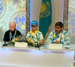 Денис Тен журналистермен кездесті