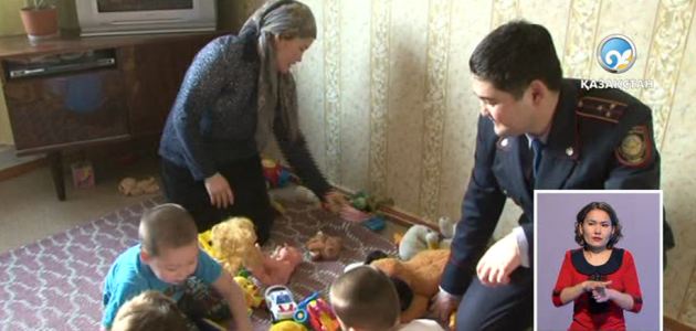 Көкшетаулық полицей 1,5 жасар сәбиді қауіптен құтқарып қалды
