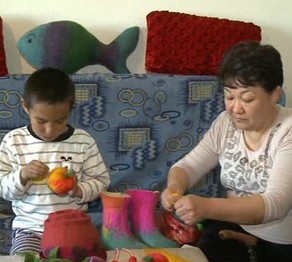 І топтағы мүгедек Күлпән Жұмағұлова кәсібін ашуды армандайды