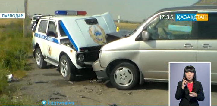 Павлодарлық полицейлер 19 бала мінген автобусты апаттан құтқарып қалды (толығырақ)