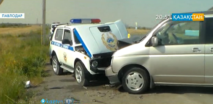 Павлодарлық полицейлер оқушылар мінген автобусты апаттан аман алып қалды (толығырақ)