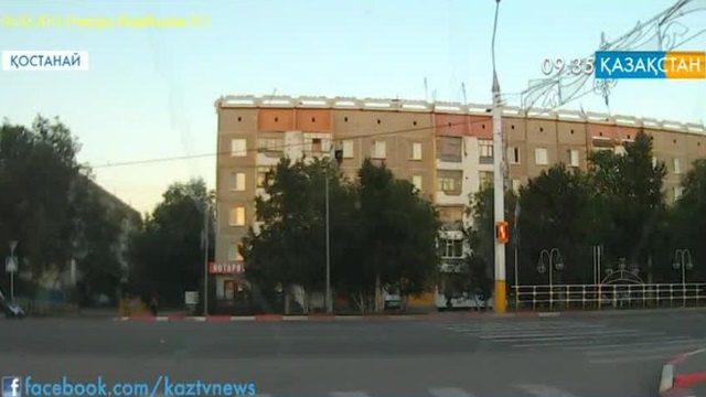 В Костанае мотоциклист на полном ходу врезался в автомобиль