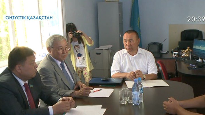 ОҚО-да Мәжіліс депутаттары халықпен кездесті