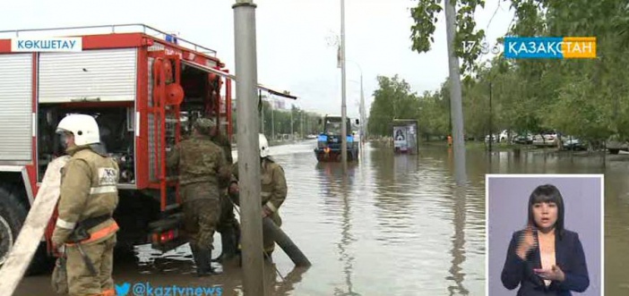 В Кокшетау проливные дожди подтопили свыше 40 домов
