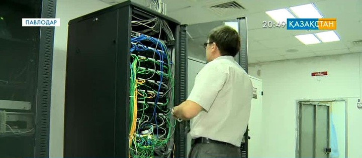 Көз жанарында ақауы бар павлодарлық Қайрат Мүліков компьютерді жетік біледі