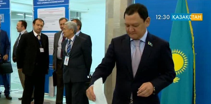 Сенат депутаттығына үміткер Серік Жақсыбеков дауыстың басым бөлігін жинады