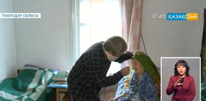 107 жастағы анасын алпыстағы баласы бағып отыр