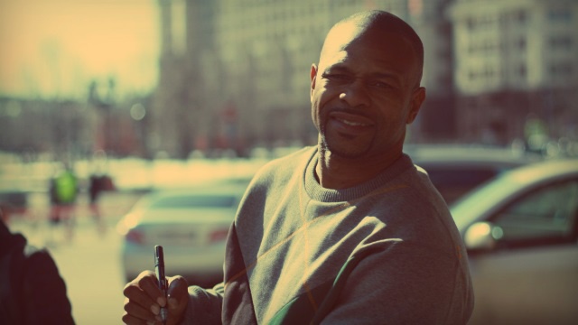 Легендарный боксер Рой Джонс поздравил казахстанцев с Днем Независимости