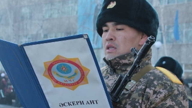 В День Независимости молодые солдаты Нацгвардии приняли присягу