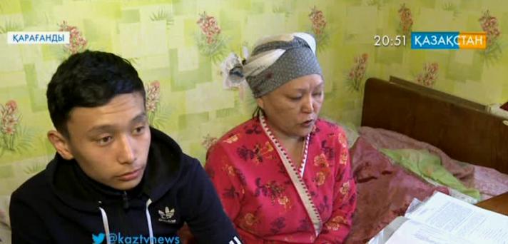 Қарағандылық жалғызілікті ана үш баласымен жатақханада тұруға мәжбүр