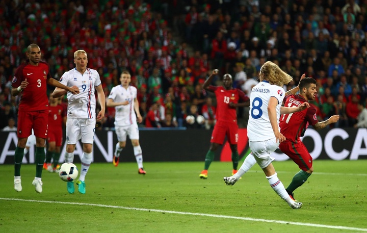 Еуро-2016. Бүгін «Kazsport» телеарнасы Ресей-Словакия матчын тікелей эфирде көрсетеді