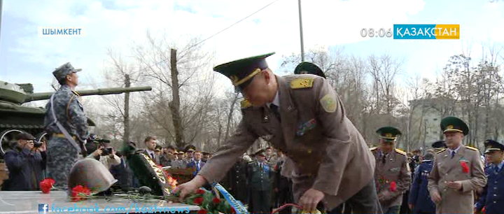 Шымкентте тәжік-ауған шекарасында ерлікпен қаза болған 17 сарбазға арнап ескерткіш орнатылды