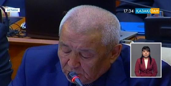 Ең төменгі зейнетақы алатын зейнеткерлерге емдеу шаралары тегін көрсетілуі керек - Төлеш Кенжин