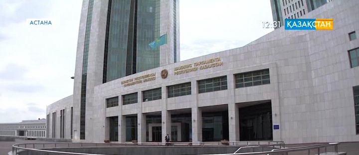 Депутаттар Қарағанды облысындағы су апатынан зардап шеккендерге бір күндік жалақыларын аудармақ