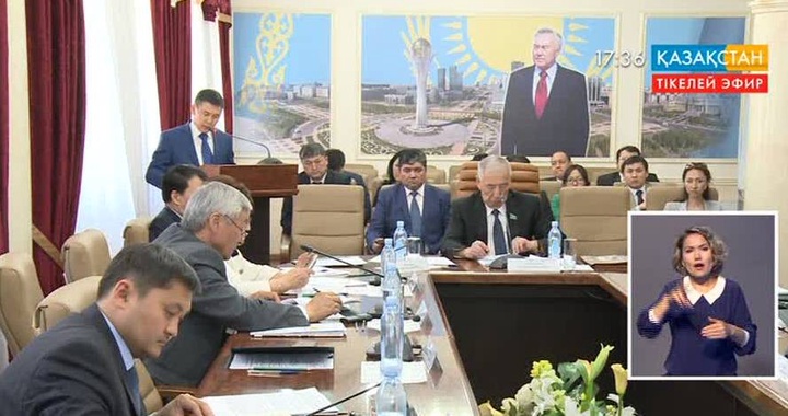 Еліміздің кей облыстарында мемлекеттік орган басшылары параны жанармай талоны түрінде алуда – Есқали Саламатов