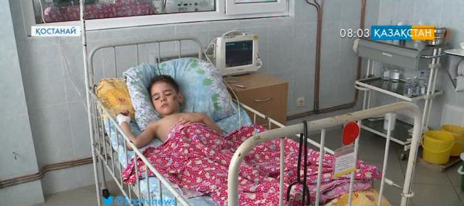 Қостанайда 6 жасар бала паркингке құлап зардап шекті