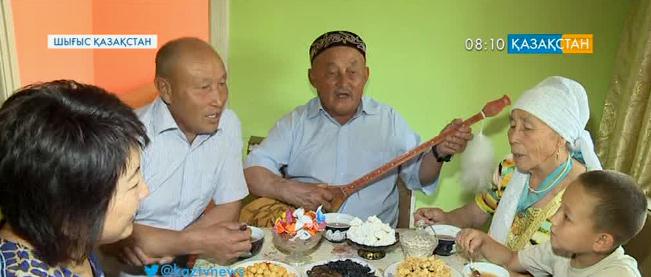 Ахметқалиевтар отбасы «Мерейлі отбасы» ұлттық байқауының аудандық кезеңінде топ жарған