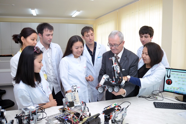 Таразда робототехника оқу-зертханалары ашылды