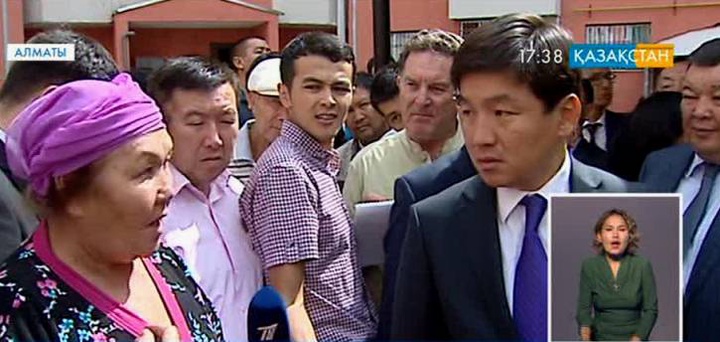 Бауыржан Байбек «Нұркент» тұрғындарымен кездесті 