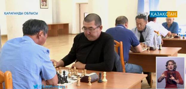 Қарағандыда «ЕRG» компаниясына қарасты кәсіпорындар жұмысшылары арасында шахматтан турнир өтуде