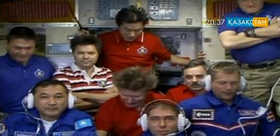 Айдын Айымбетов бүгін ғарыштан жерлестеріне қоңырау шалды