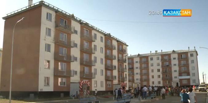Қарағандыда «Отбасы күні» мерекесіне орай азаматтарға жаңа пәтер берілді