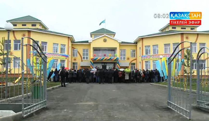 В Талдыкоргане вручили ключи от квартир 60 детям-сиротам