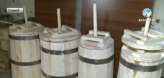 Семейлік кәсіпкер ұлттық бұйым жасауды бизнеске айналдырды