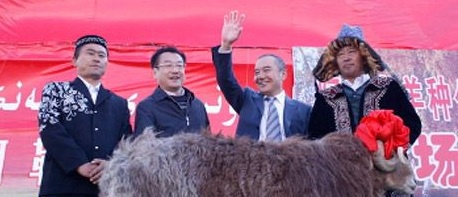 Алтай аймағындағы Баймұрат Бөкейханұлы салмағы 176 келі қошқарын 128 мың юаньға сатты