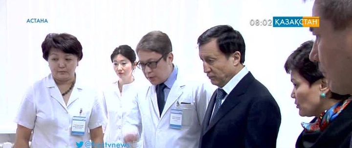 Аким Астаны посетил медицинские учреждения города