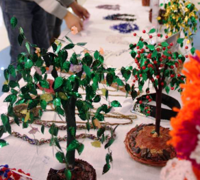 Астанада мүмкіндігі шектеулі балалар жасаған қолөнер бұйымдарының көрмесі өтеді