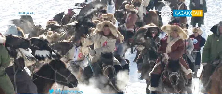 Қытайда бүркітшілер бәсекесі  өтті