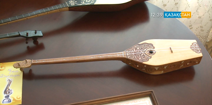 Аршадан домбыра жасайтын шебер – Аман Сәдуақасов