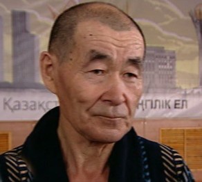 Житель Алматы поставил рекорд по приседаниям
