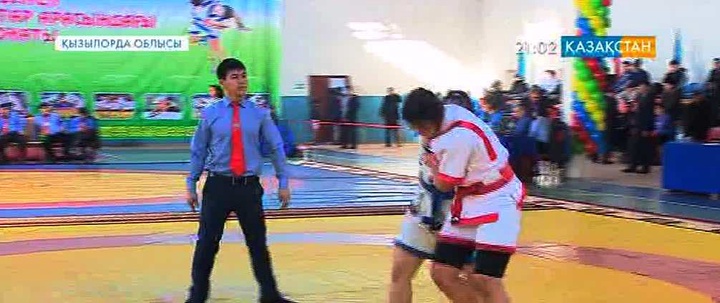 Қазақ күресінен жастар арасында ел чемпионаты басталды