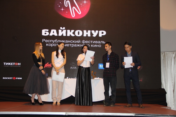  «Қазақстан» телеарнасының режиссері Шарипа Оразбаеваның «Картоп жегіштер» фильмі «Байқоңыр» кинофестивалінде бас жүлде иеленді (ФОТО)