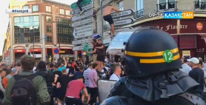 Францияда футбол фанаттары полициямен қақтығысып, 40 адам тұтқындалды