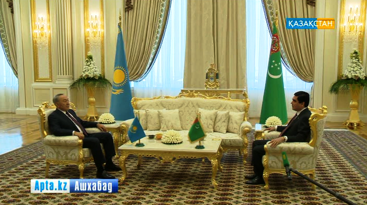 Нұрсұлтан Назарбаев мемлекеттік сапармен Түркіменстанға барды