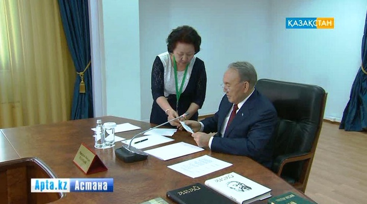 Нұрсұлтан Назарбаев мемлекеттік тілден сынақ тапсырды