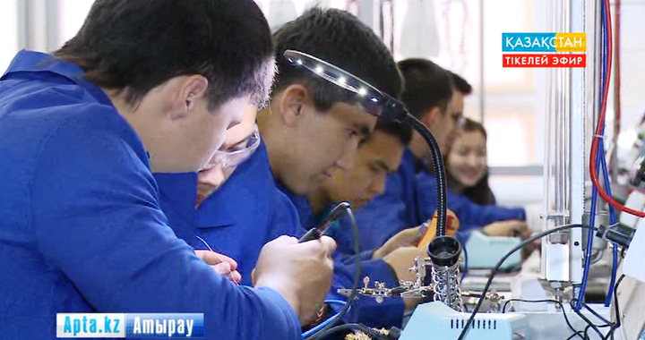 Атыраудағы пилоттық негізде салынған кәсіби-техникалық колледжде барлық сабақ ағылшын тілінде жүреді