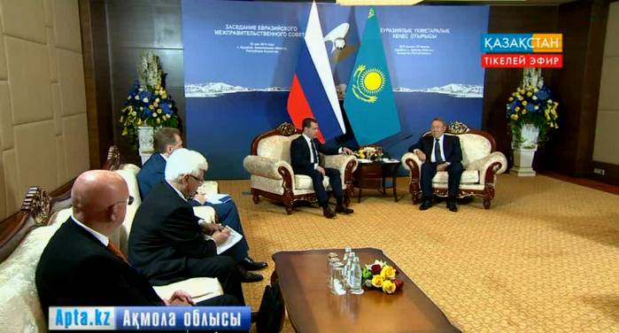 Президент Нұрсұлтан Назарбаев Дмитрий Медведевпен кездесті