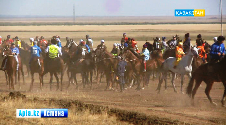 Ат жарыстан көріністер (БЕЙНЕБАЯН)