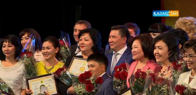 Бүгін - Ұстаздар күні (БЕЙНЕБАЯН)