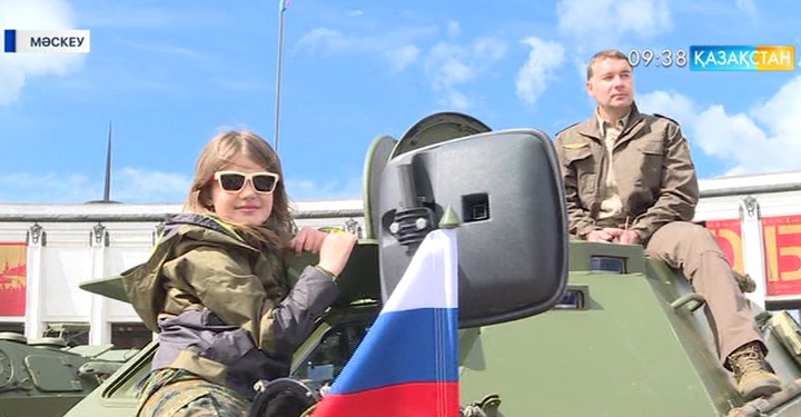 Мәскеу қаласында «Ерлік жолымен» деп аталатын алғашқы халықаралық бронешеру басталды