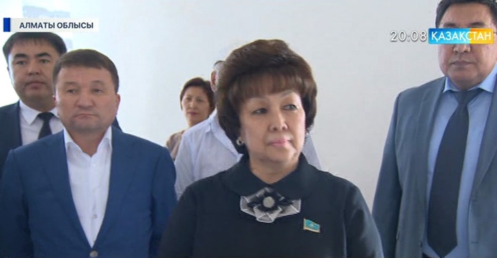 Мәжіліс депутаттары ел аралап жүр