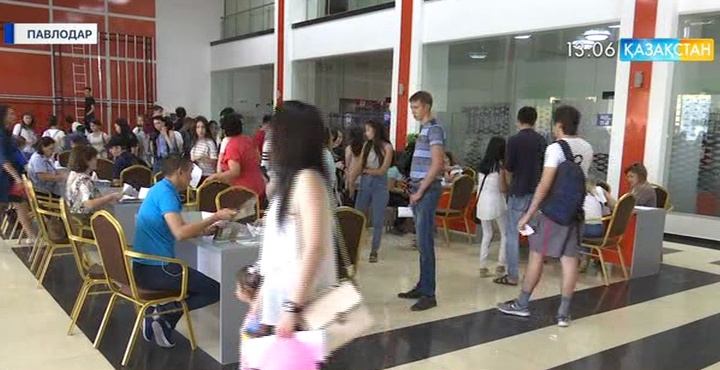Павлодарда ЖОО мен колледж түлектеріне арналған бос жұмыс орындары жәрмеңкесі өтті